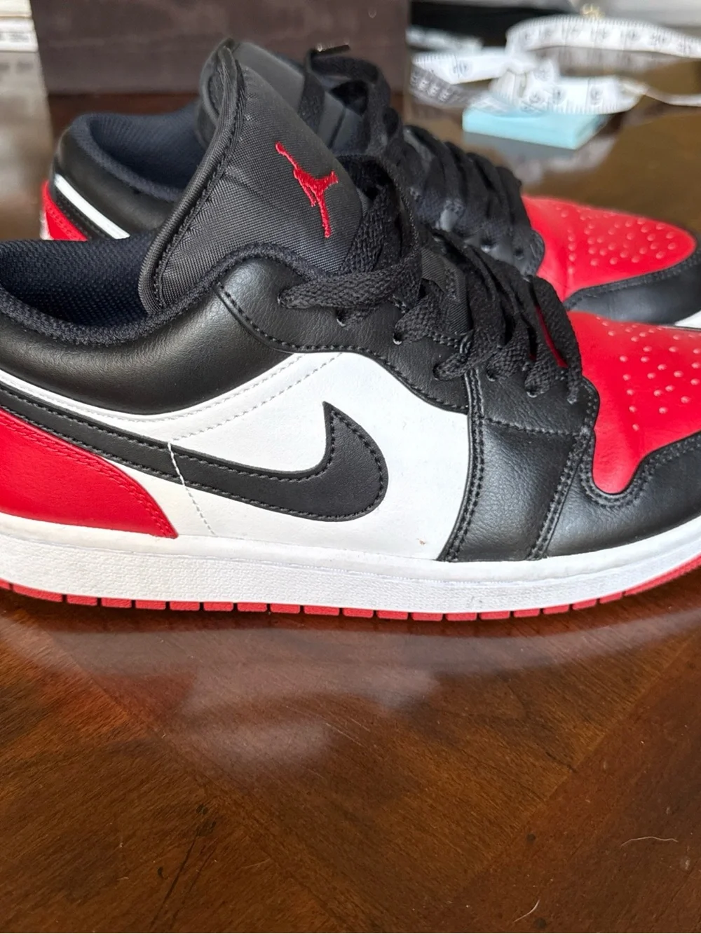 Jordan Air Jordan Low Bred Toe Black Red White Leather Sz 8 #553558-161